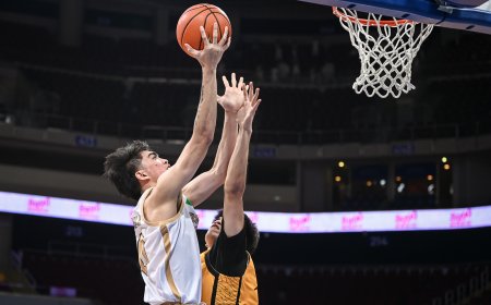 S87 Men's Basketball: NU slips past UST, 67-62, as Final 4 race tightens